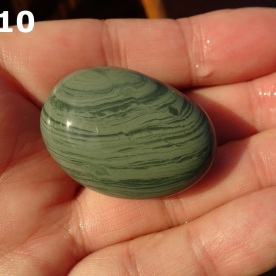 Stone Gn10, banded argillite.